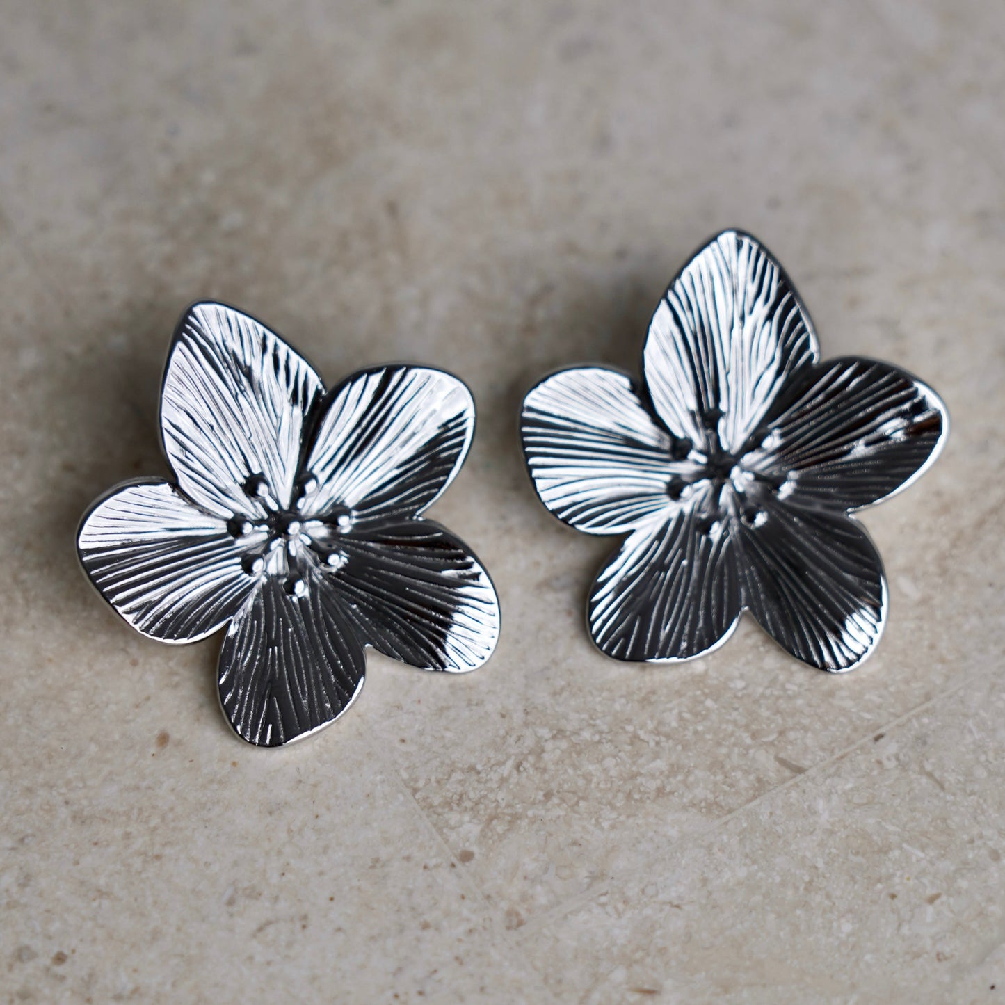 Daisy I Silver