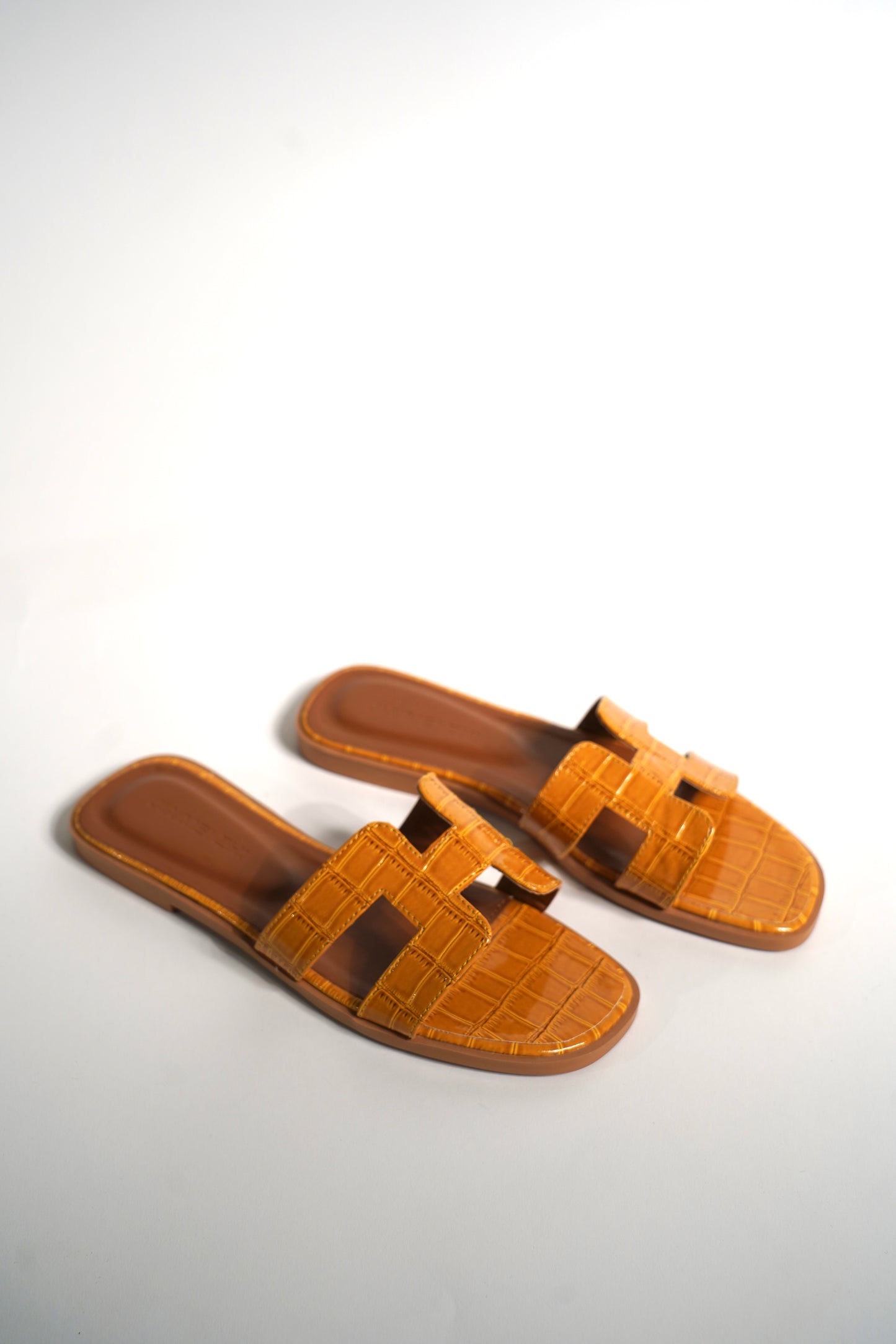 Aria I Burnt Orange