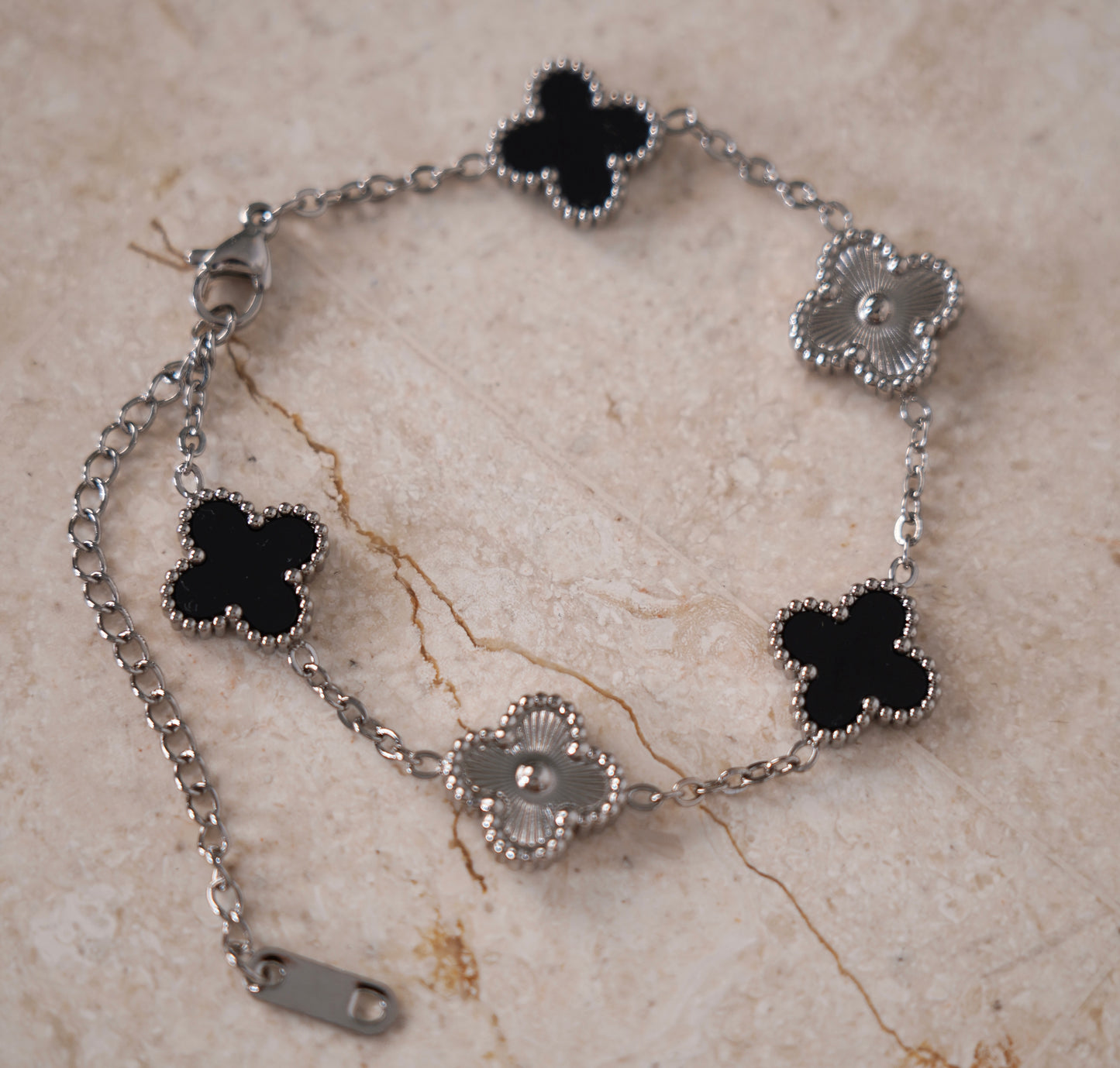 Elysian I Black & Silver